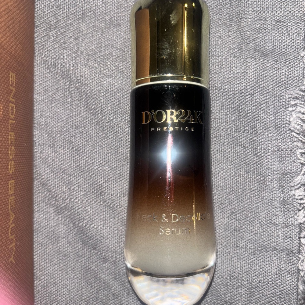 🔥 BUNDLE DEAL- D’or24k Neck & Décolleté Serum and Cream 🔥 - Picture 2 of 12
